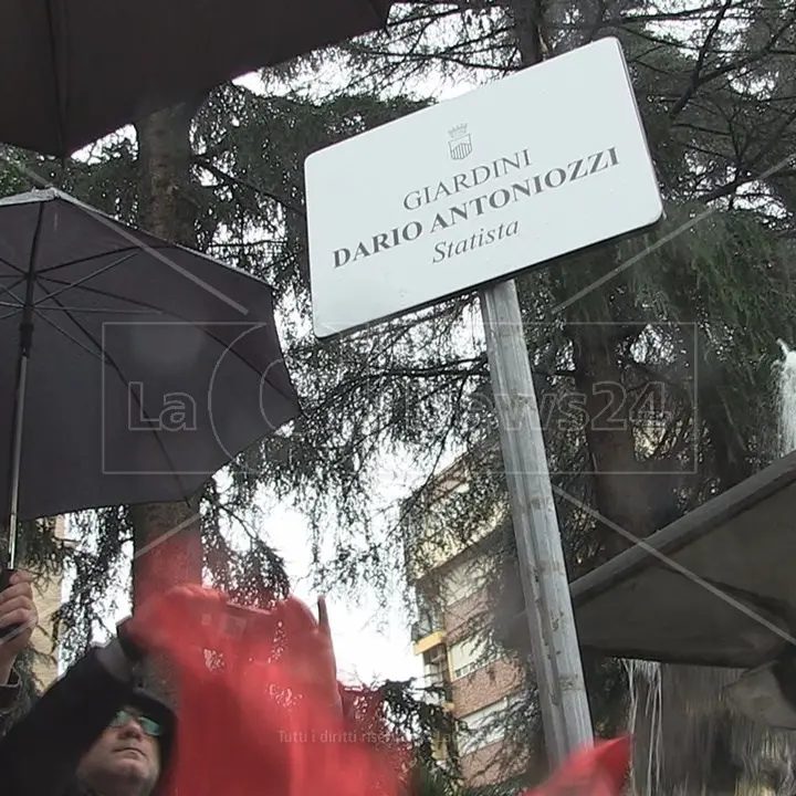 Cosenza, i giardini di piazza Europa intitolati al più volte ministro ed europarlamentare Dario Antoniozzi