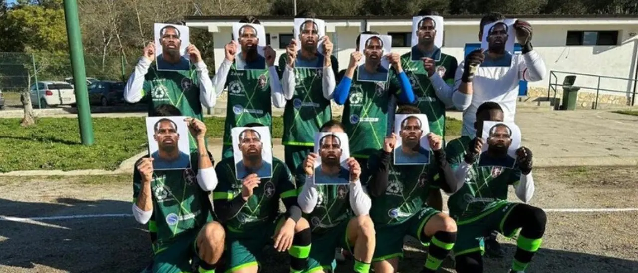 Cori razzisti a Maignan, squadra di dilettanti calabrese in campo con la maschera del portiere del Milan