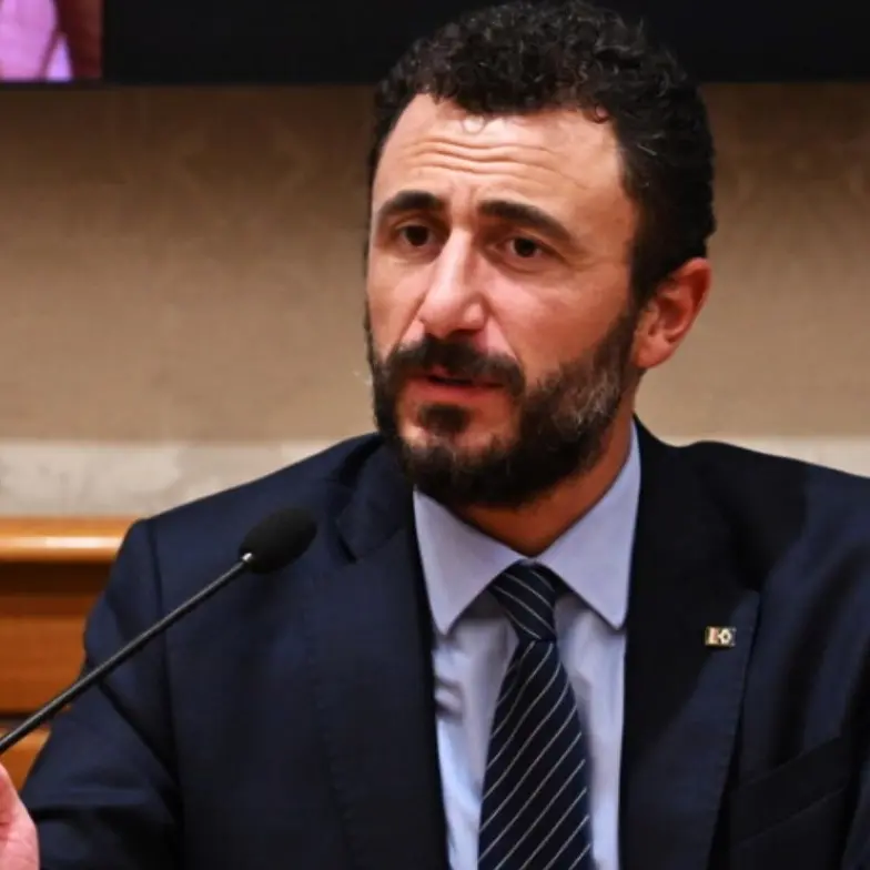 Pozzolo positivo allo stub: tracce di polvere da sparo su mani e vestiti del deputato Fdi