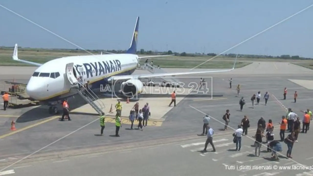 Una base Ryanair nell’aeroporto di Reggio Calabria: lo scalo dello Stretto spera nel rilancio