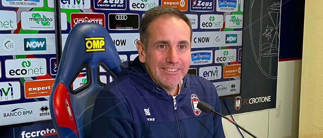 Verso Cerignola-Crotone, Zauli predica concentrazione: «Testa alla partita e non alle notizie di mercato»