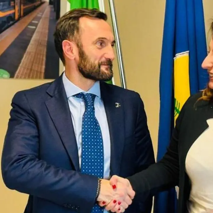 Trasporti, 25 milioni per l’acquisto di 103 nuovi autobus in Calabria: incontro in Regione con Trenitalia