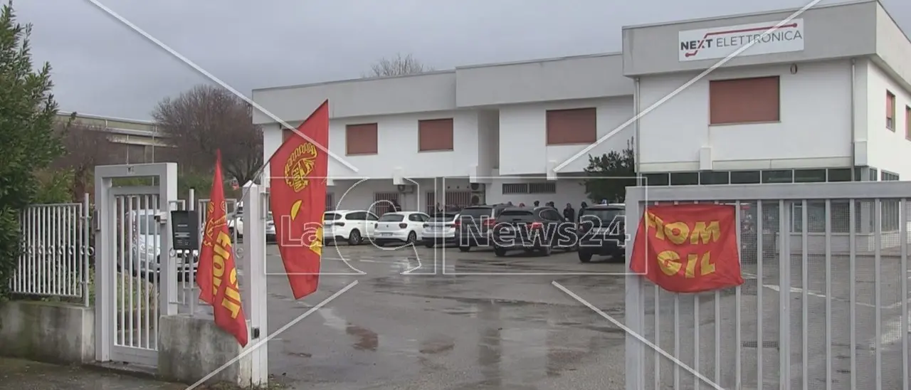 Vertenza Next Elettronica, incontro interlocutorio alla Cittadella con l’assessore regionale Rosario Varì