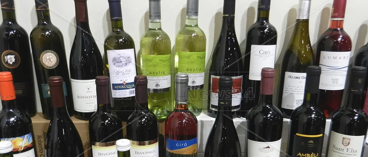 Il 58% del vino venduto al dettaglio in Italia usa come canali iper e supermercati. L’e-commerce vale lo 0,9%