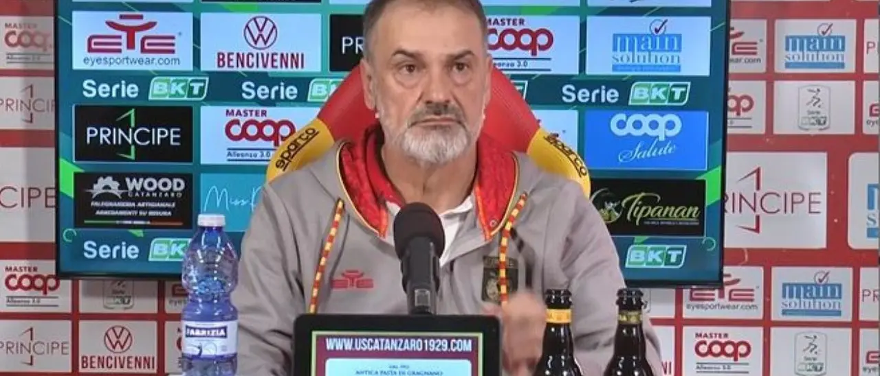Catanzaro-Palermo, Vivarini: «È un momento complicato per noi, ma questa è la gara giusta per trovare nuova linfa»