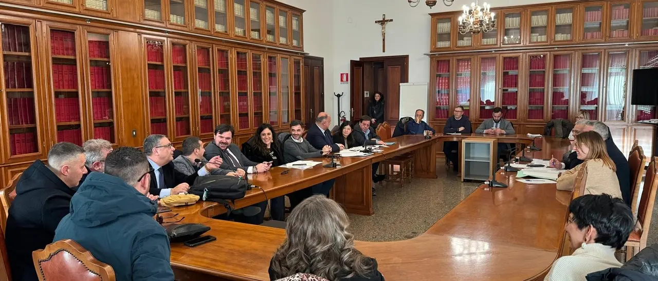 Tirocinanti, tavolo di confronto in Prefettura a Catanzaro: presenti Regione, Anci e sindacati