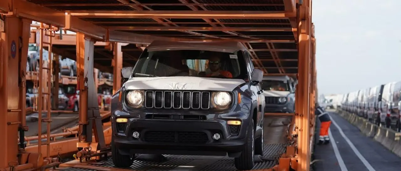 Porto di Gioia Tauro, al via un nuovo servizio ferroviario per il facilitare il trasporto delle auto da e per l’estero