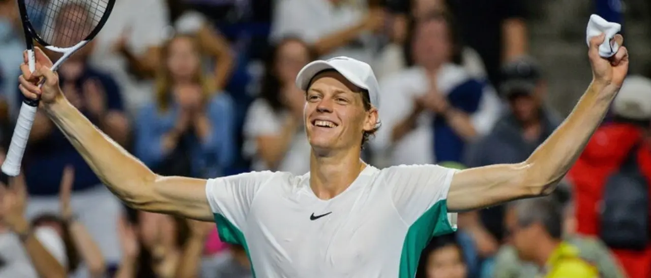 Tennis, apoteosi Sinner: batte in quattro set Djokovic e vola in finale agli Australian Open