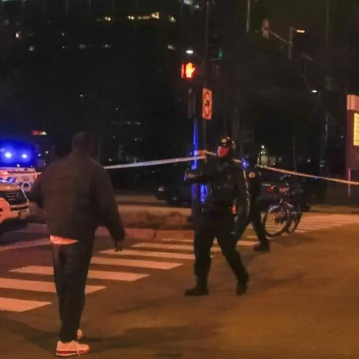 Sparatoria a Chicago, due giovani uccisi a colpi di pistola mentre uscivano da scuola