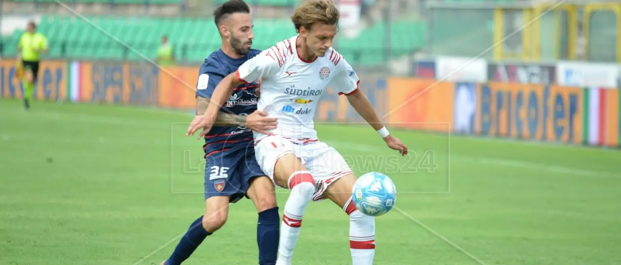 Verso Cosenza-Sudtirol, le ultime notizie sul match e le probabili formazioni. Fischio d’inizio alle 14