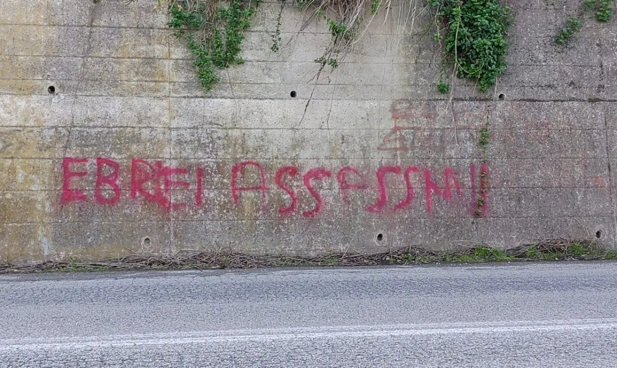 Ancora una scritta antisemita nel Vibonese, sugli episodi indaga la Digos