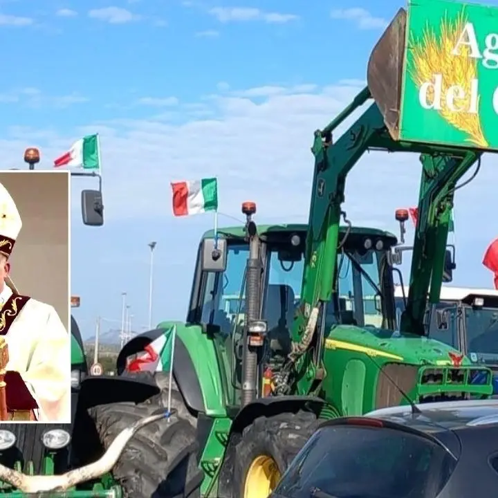 Agricoltori sul piede di guerra con la benedizione del vescovo di Crotone: «Sono con voi per difendere la dignità del lavoro»