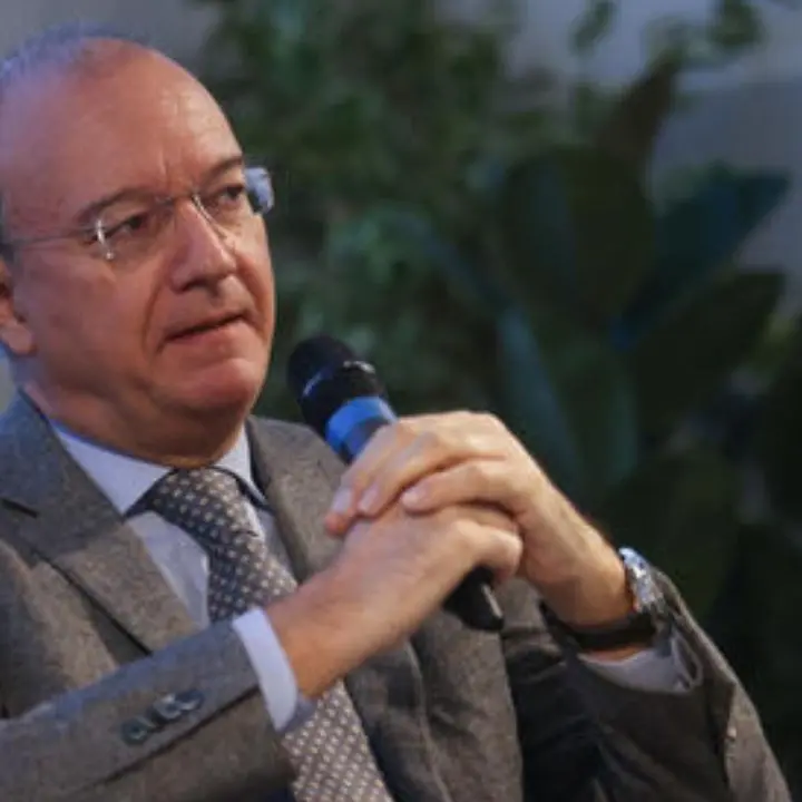 Il ministro Valditara in collegamento con i genitori calabresi per spiegare la riforma degli istituti tecnici e professionali