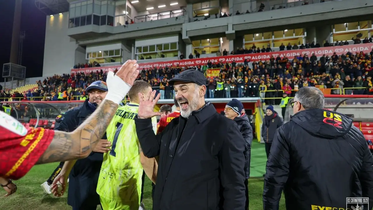 Vivarini vince la Panchina d’oro di Serie C, l’allenatore del Catanzaro: «Un grazie speciale alla città che ci ha supportato»