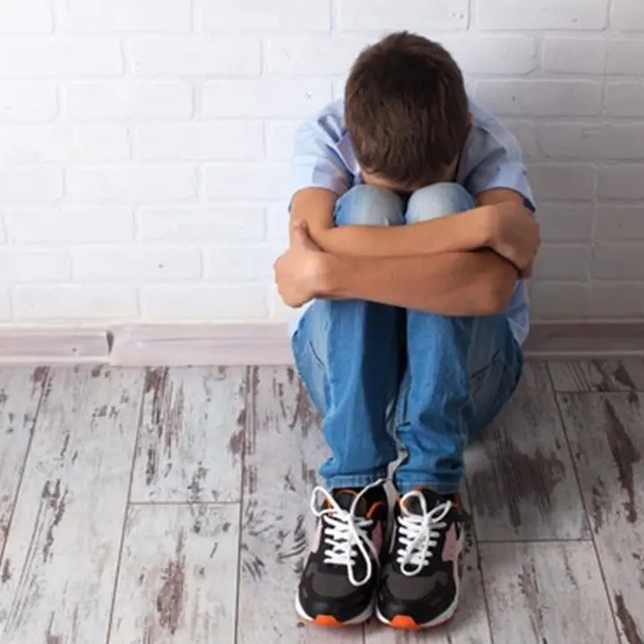 Violenza fisica e verbale nei confronti di un loro compagno di classe: denunciati due bulli a Gioia Tauro
