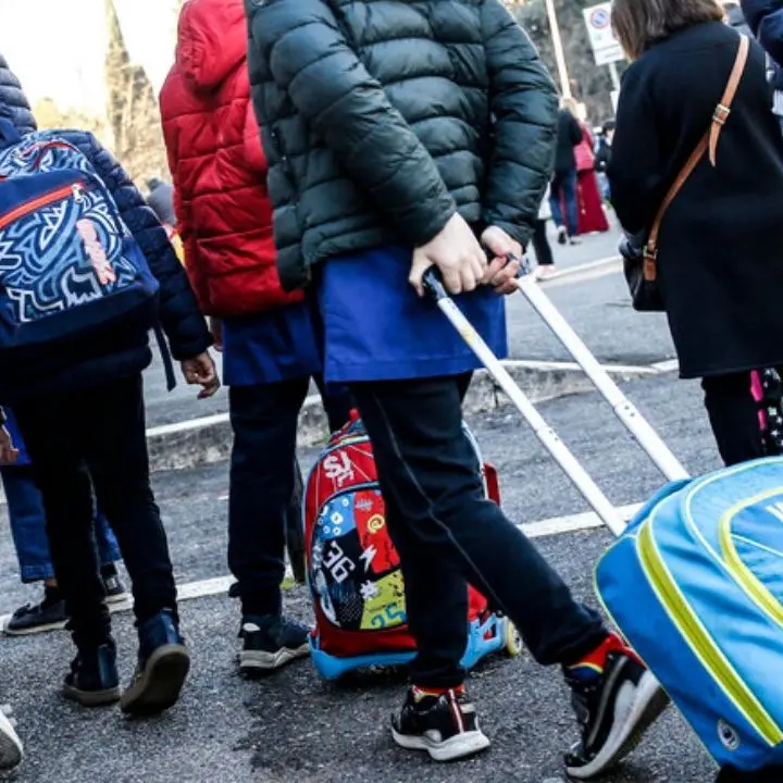 Bambina ustionata a scuola con l’acqua del termosifone nel Ragusano: lesioni sul 15% del corpo