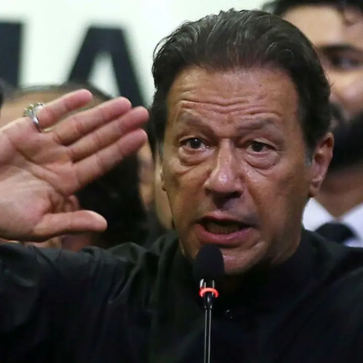 Pakistan, condannati a 14 anni per corruzione l’ex premier Khan e sua moglie