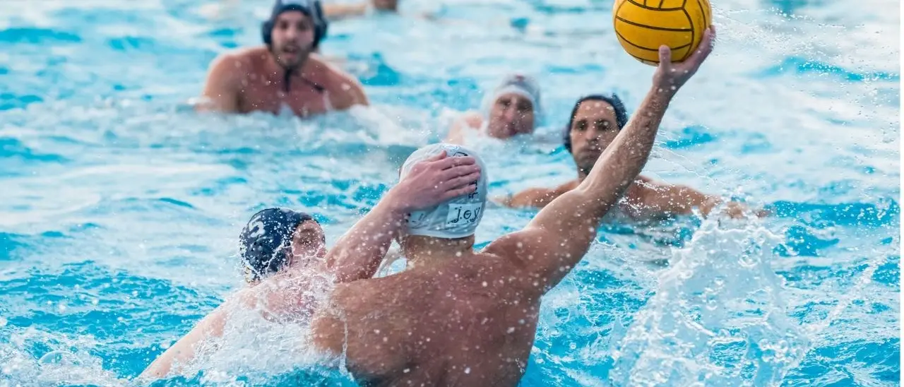 Pallanuoto: la Rari Nantes Auditore tra vittorie, primato e promozione del territorio