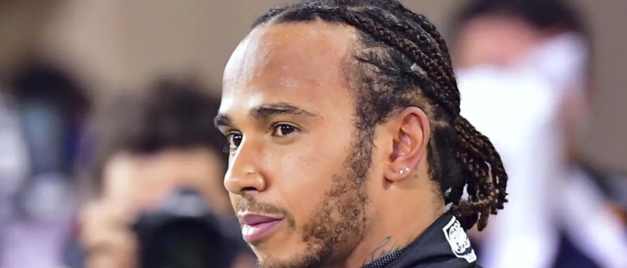 Clamoroso in Formula Uno, Lewis Hamilton vicinissimo alla Ferrari