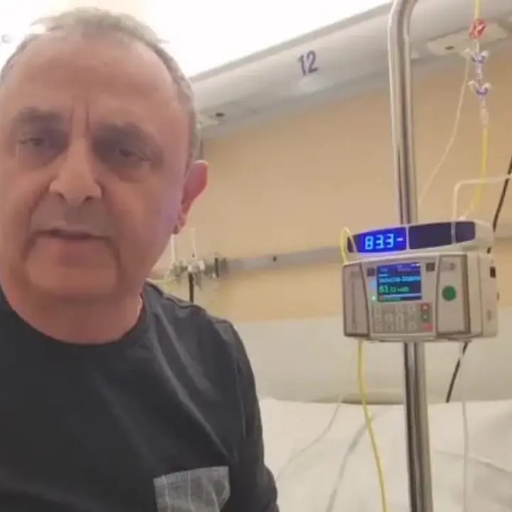 Il videomessaggio del sindaco di Cetraro dall’ospedale: «Sono malato, la comunità sia unita al mio fianco»