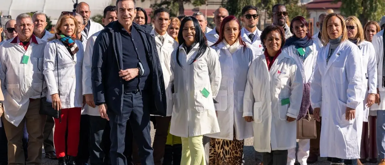 Medici cubani, Occhiuto: «Curano le fratture con le mani? Affermazioni gravi e razziste»