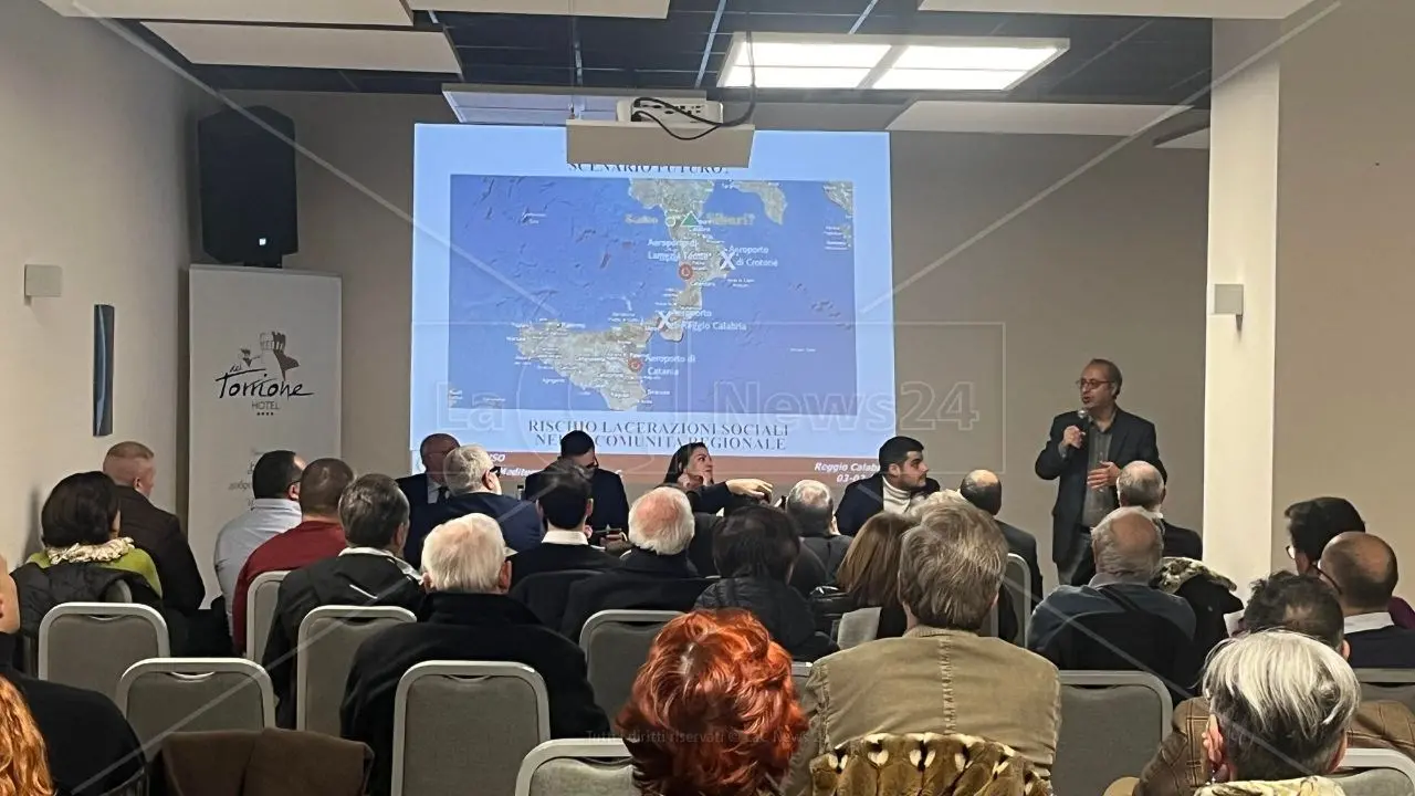 Aeroporto di Reggio, M5s teme che Ryanair scalzi Ita: «A rischio la presenza della compagnia di bandiera»