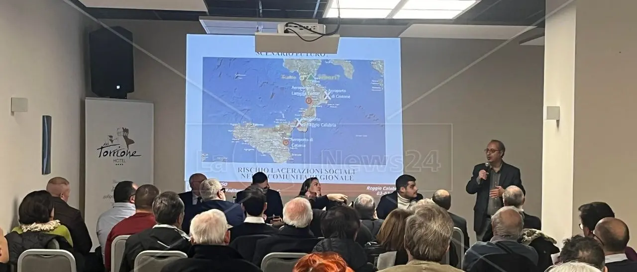 Aeroporto di Reggio, M5s teme che Ryanair scalzi Ita: «A rischio la presenza della compagnia di bandiera»