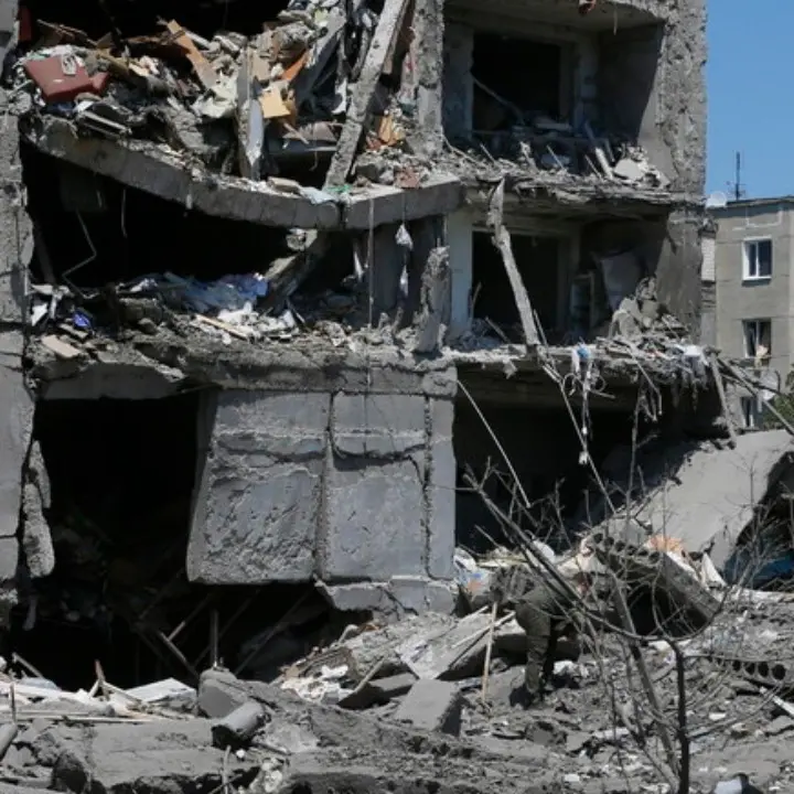 Missili ucraini piovono nel Lugansk, colpita una panetteria a Lisichansk: almeno 28 morti