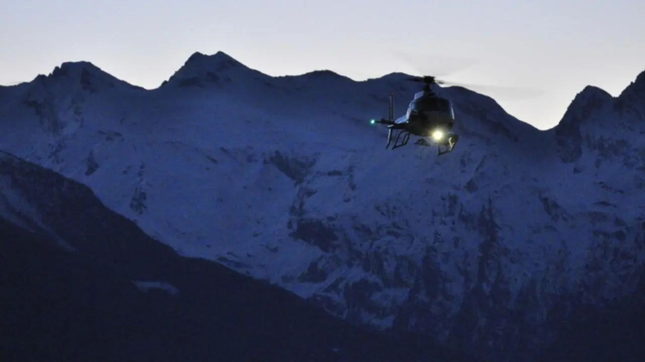 Francia, scialpinista italiano muore sui pendii della Tete de Fer durante un’escursione