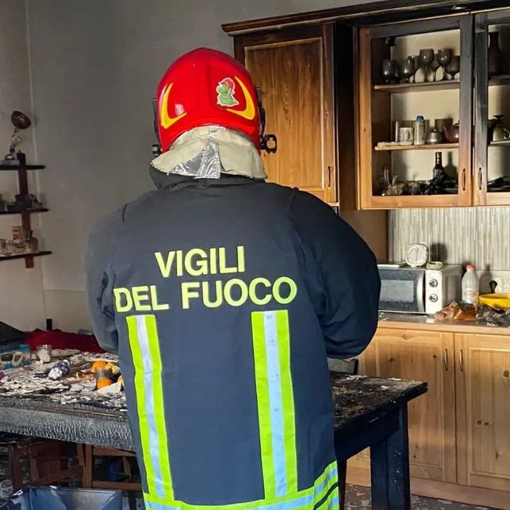 Caulonia, fuga di gas in un’abitazione: due persone ustionate. Interviene l’elisoccorso