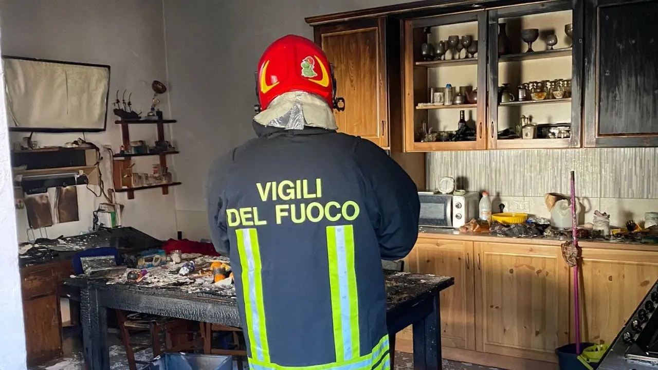 Caulonia, fuga di gas in un’abitazione: due persone ustionate. Interviene l’elisoccorso