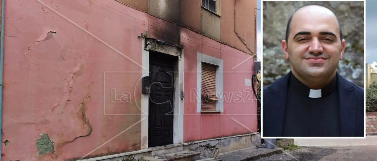 Varapodio sotto shock dopo l’intimidazione al parroco che oggi non ha detto messa: «Animali, don Rigoli brava persona»