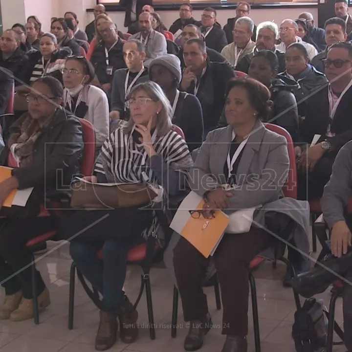 I dubbi dell’Onu sui medici cubani in Calabria: sospetti sugli stipendi da versare al governo e su violazioni dei diritti personali