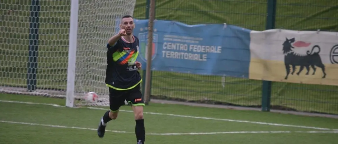 Promozione B: Velio Passafaro del Caraffa è al comando della top ten di Zona D