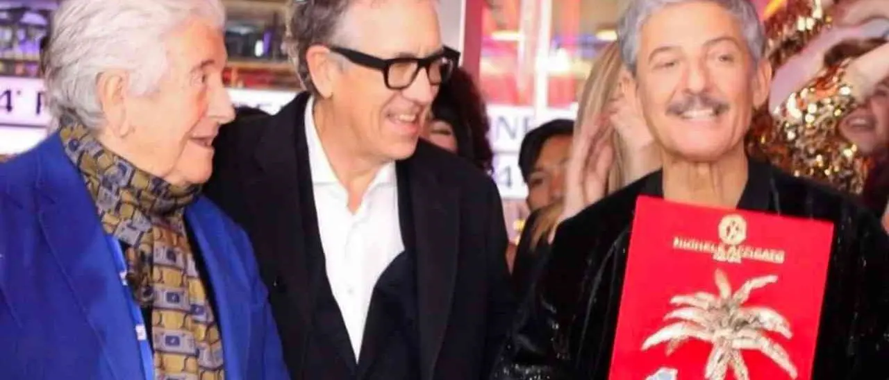 Sanremo, a Fiorello il premio “Numeri Uno”: la palma d’argento realizzata dal maestro Michele Affidato