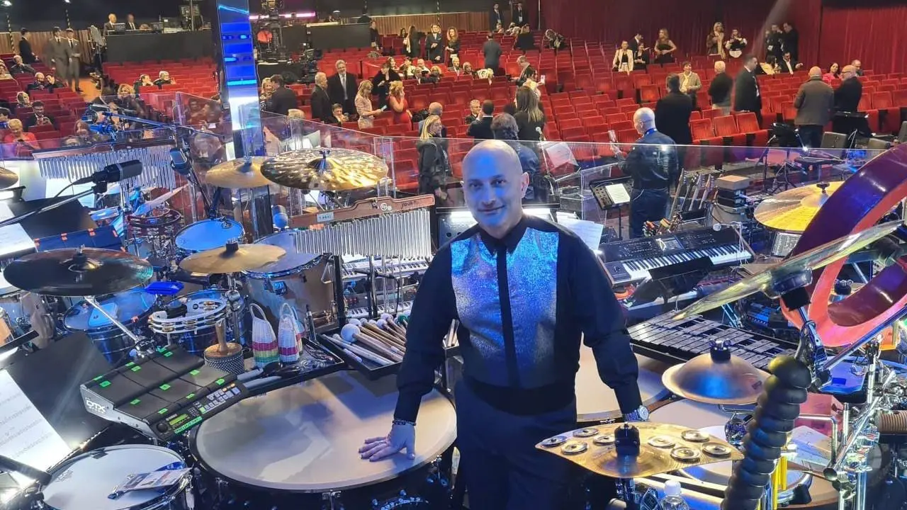 Il ritmo calabrese del percussionista Molinaro per la quarta volta sul palco dell’Ariston: «La Berté? Ha la grinta della nostra terra»