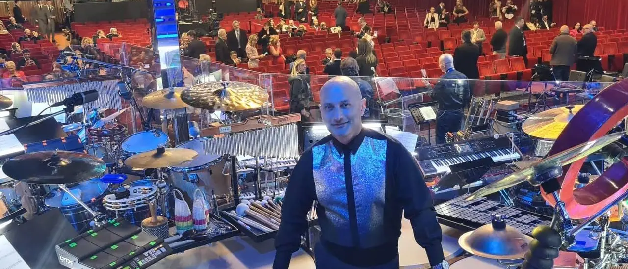 Il ritmo calabrese del percussionista Molinaro per la quarta volta sul palco dell’Ariston: «La Berté? Ha la grinta della nostra terra»