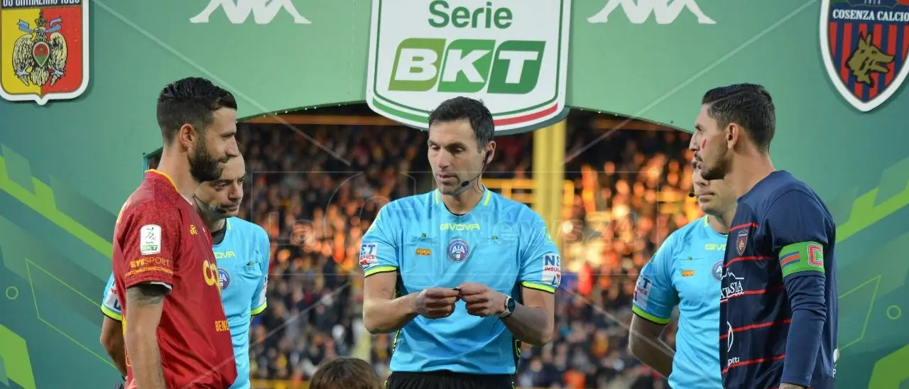 Cosenza-Catanzaro, cambia la data del match: ecco quando si gioca il derby della Calabria
