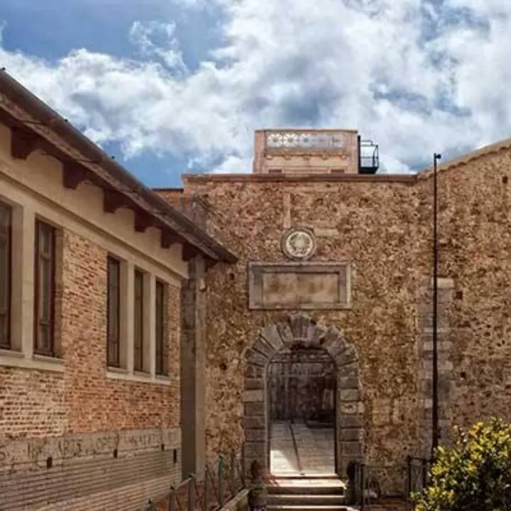Nessuno vuole guidare il Sistema bibliotecario vibonese per i troppi debiti. E i sindaci chiedono aiuto alla Regione