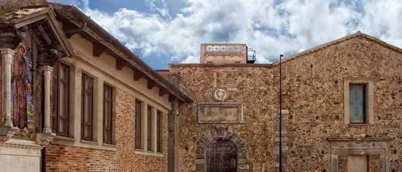 Nessuno vuole guidare il Sistema bibliotecario vibonese per i troppi debiti. E i sindaci chiedono aiuto alla Regione