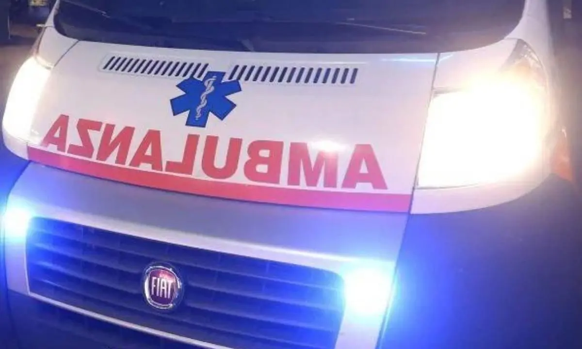 Scontro tra auto sulla Statale 18 a Falerna: due persone ferite portate in ospedale a Lamezia