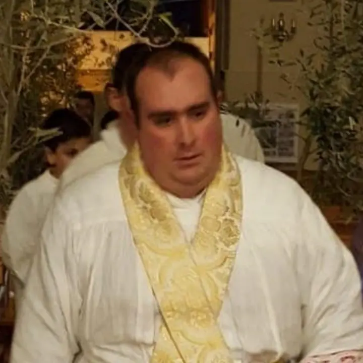 Danneggiata l’auto del parroco di Pannaconi, don Felice Palamara: «Mi vendico con l’amore e il perdono»