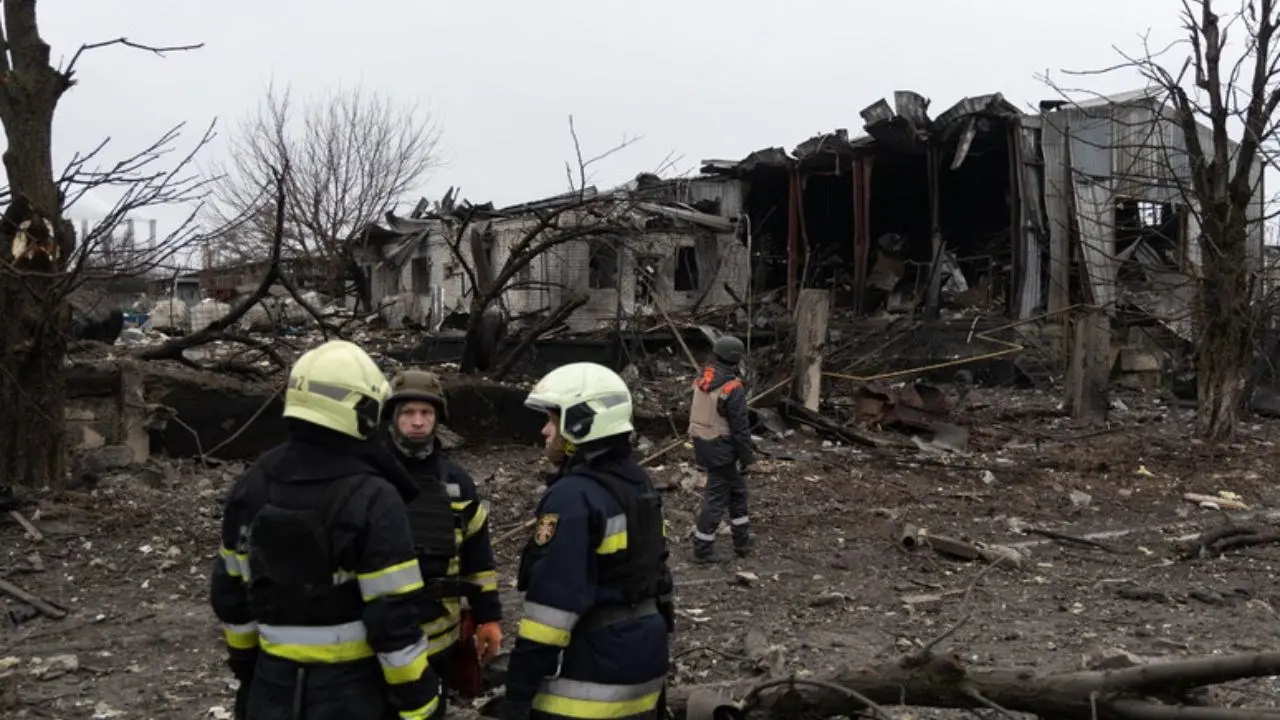 Ucraina, attacco russo nella notte su Kharkiv: 7 morti, tra cui 3 bambini