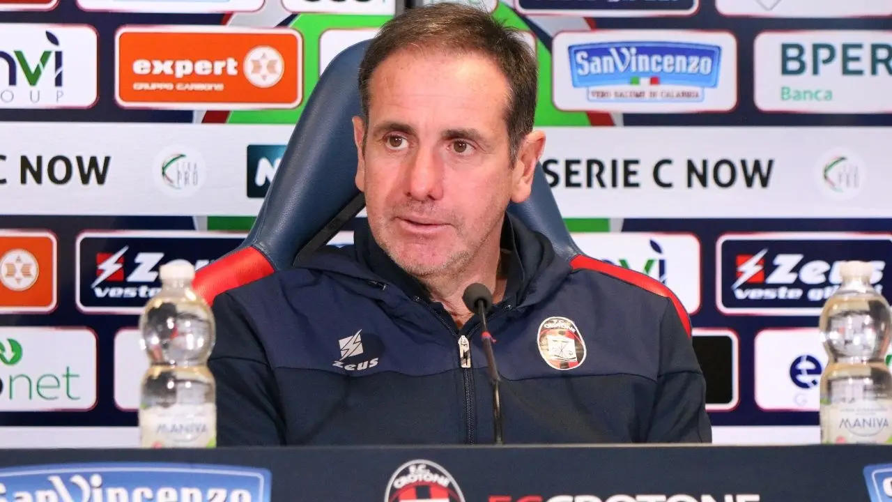 Verso Crotone-Benevento, l’allenatore rossoblù Zauli in conferenza: «Gara fondamentale»