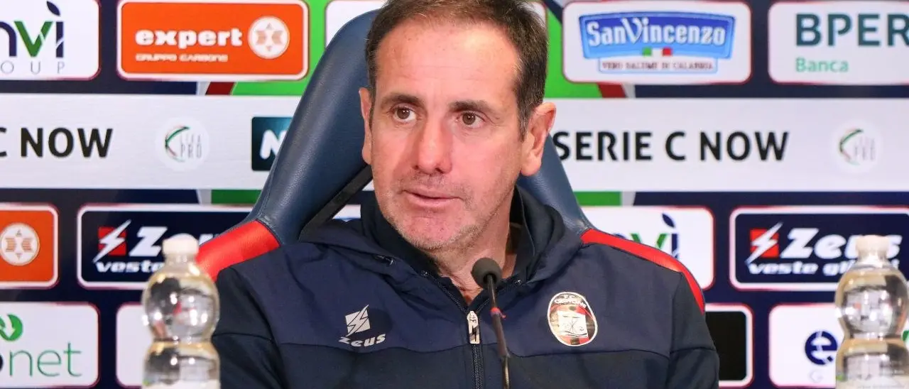 Verso Crotone-Benevento, l’allenatore rossoblù Zauli in conferenza: «Gara fondamentale»