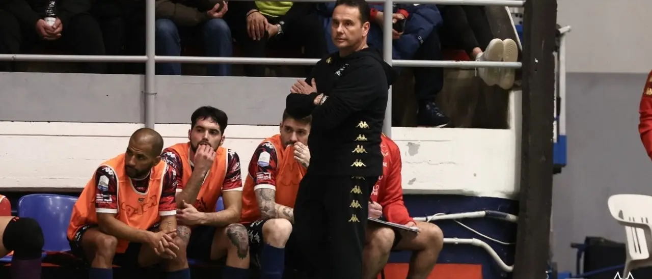 Calcio a 5, la Pirossigeno crolla in casa: l’Olpimpus Roma vince 7-1 al PalaCosentia