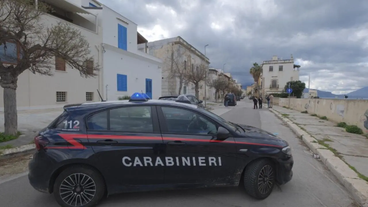 Tragedia familiare in Sicilia, 54enne uccide la moglie e due figli di 5 e 16 anni e poi chiama i carabinieri