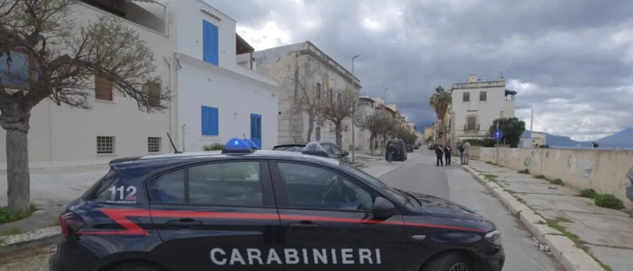 Tragedia familiare in Sicilia, 54enne uccide la moglie e due figli di 5 e 16 anni e poi chiama i carabinieri