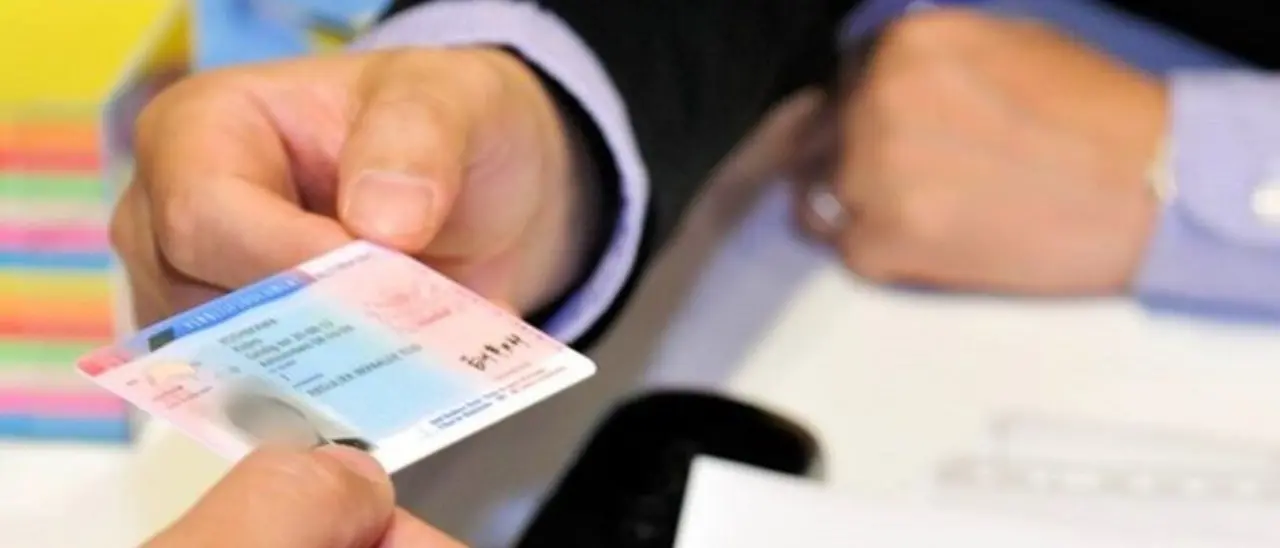 Il business dei permessi di soggiorno, così i migranti arrivavano dal Pakistan in Calabria dribblando inganni e pericoli