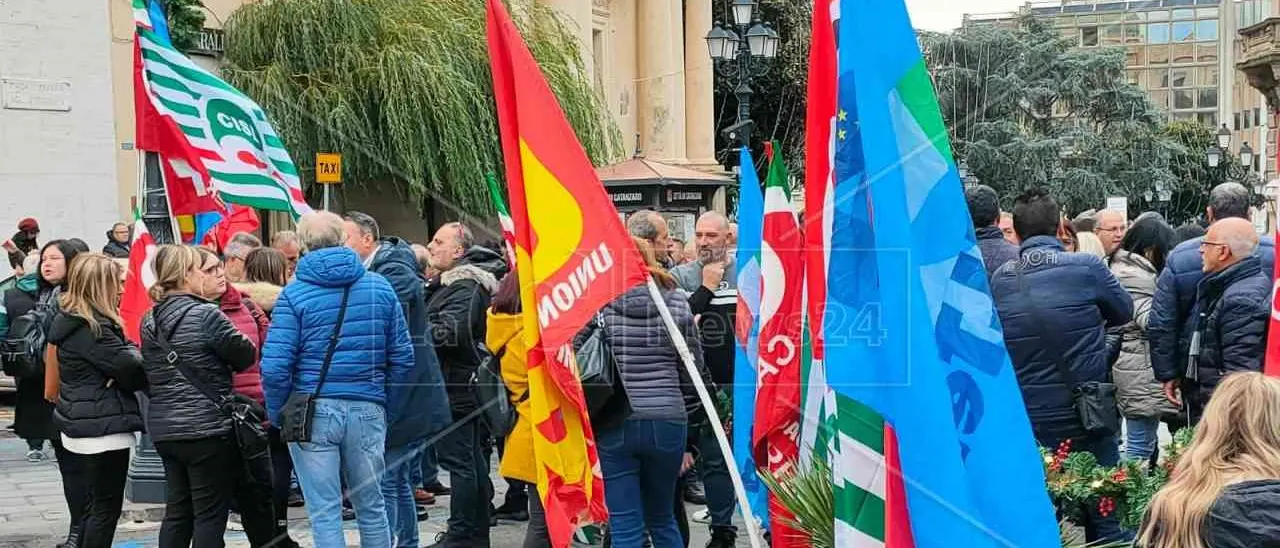Tirocinanti calabresi, annunciato uno stato di agitazione di quattro giorni. I sindacati a Occhiuto: «Faccia valere il suo peso»